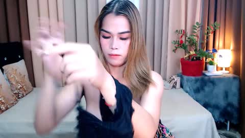 Snapshot of ezrahollywood chatting on 01-12-25, 02:56 UR SWEET EZRA online show from 01-12-25, 02:56