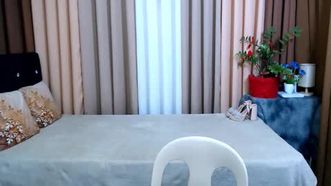 Snapshot of ezrahollywood chatting on 01-17-25, 05:08 UR SWEET EZRA online show from 01-17-25, 05:08