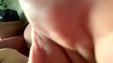 ezy83 online show from 06-15-26, 07:10