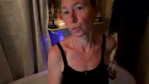 Snapshot of faberini chatting on 12-23-24, 06:00 FabOmobono online show from 12-23-24, 06:00