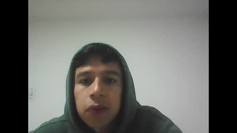 Snapshot of fabiar11 chatting on 10-12-25, 03:27 R online show from 10-12-25, 03:27