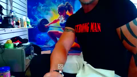 Snapshot of fabxxxl chatting on 04-22-26, 12:28 fabxxxl online show from 04-22-26, 12:28