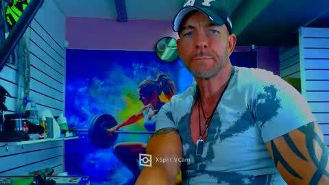 Snapshot of fabxxxl chatting on 04-28-26, 09:58 fabxxxl online show from 04-28-26, 09:58