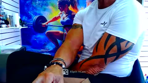 Snapshot of fabxxxl chatting on 04-30-26, 12:33 fabxxxl online show from 04-30-26, 12:33
