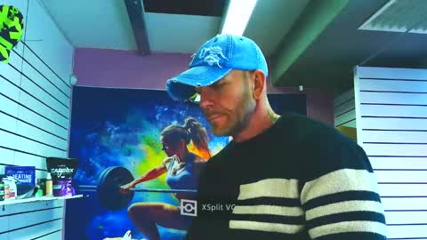 Snapshot of fabxxxl chatting on 05-19-26, 06:42 fabxxxl online show from 05-19-26, 06:42