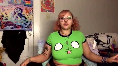 Snapshot of faemami chatting on 10-01-25, 05:13 FaeBae online show from 10-01-25, 05:13