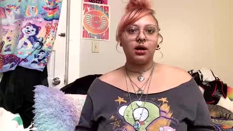 Snapshot of faemami chatting on 10-04-25, 02:37 FaeBae online show from 10-04-25, 02:37