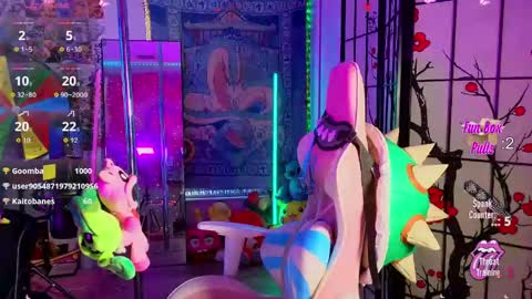 Fae and Cheta online show from 05-19-26, 12:00