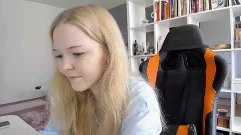 Snapshot of fairy_casey chatting on 09-13-25, 01:11 fairy_casey online show from 09-13-25, 01:11