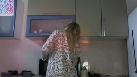 Snapshot of fairydreams_ chatting on 03-05-25, 01:39 Arisha online show from 03-05-25, 01:39