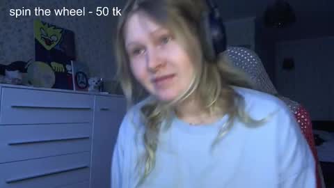 Snapshot of fairydreams_ chatting on 12-15-25, 11:47 Arisha online show from 12-15-25, 11:47