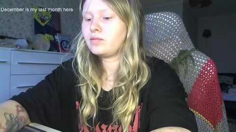 Snapshot of fairydreams_ chatting on 12-19-25, 11:39 Arisha online show from 12-19-25, 11:39