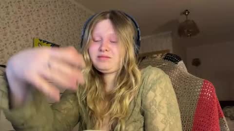 Snapshot of fairydreams_ chatting on 02-04-26, 08:58 Arisha online show from 02-04-26, 08:58