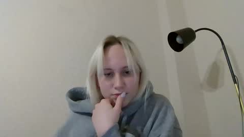 fairyfeller_ online show from 09-30-25, 04:23