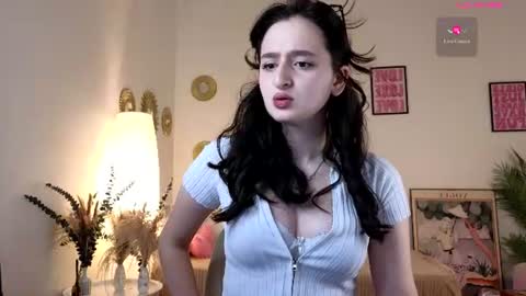 Snapshot of fairysilk chatting on 06-30-26, 07:31 Sophia online show from 06-30-26, 07:31
