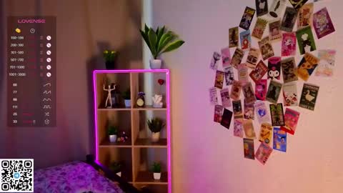 Snapshot of falinegelling chatting on 02-16-25, 10:21 Emilia online show from 02-16-25, 10:21