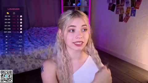 Snapshot of falinegelling chatting on 02-23-25, 10:28 Emilia online show from 02-23-25, 10:28