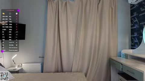 Snapshot of falinegelling chatting on 03-01-25, 10:24 Emilia online show from 03-01-25, 10:24