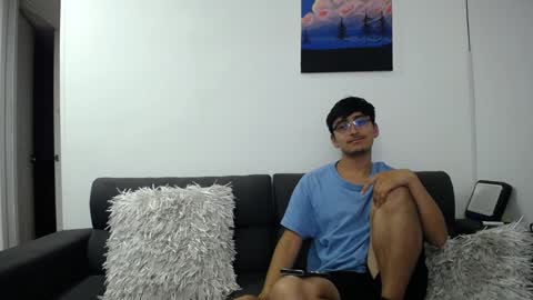 Snapshot of fallgays chatting on 01-17-25, 03:45 FallGays online show from 01-17-25, 03:45