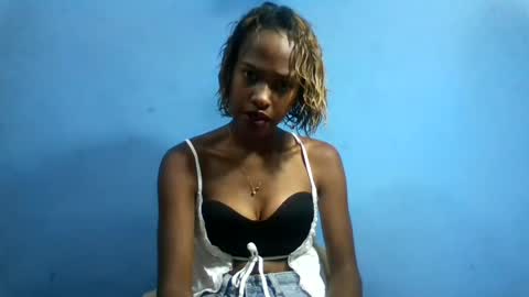 Snapshot of fallinah01 chatting on 06-14-26, 09:11 fallinah01 online show from 06-14-26, 09:11