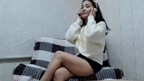 Mia online show from 03-02-26, 04:14