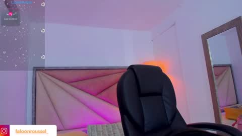 Snapshot of faloonroussel chatting on 02-04-25, 06:06 Faloon online show from 02-04-25, 06:06