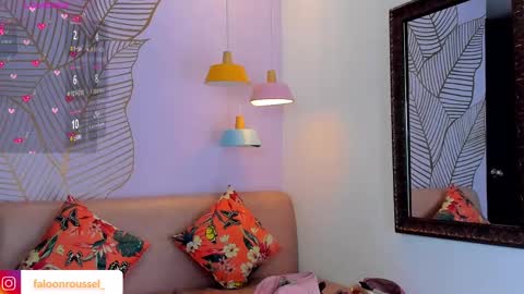 Snapshot of faloonroussel chatting on 02-22-25, 10:09 Faloon online show from 02-22-25, 10:09