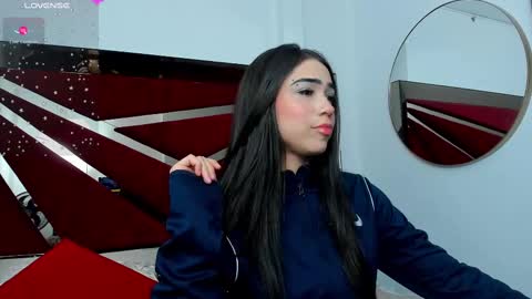 Snapshot of faloonroussel chatting on 09-28-25, 01:33 Faloon online show from 09-28-25, 01:33