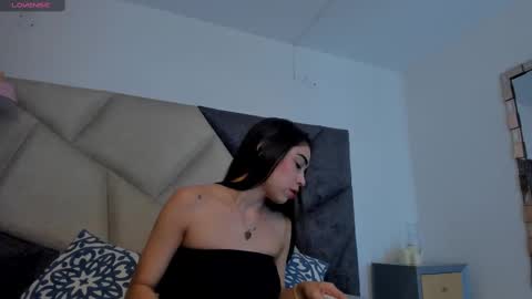 Snapshot of faloonroussel chatting on 10-01-25, 06:14 Faloon online show from 10-01-25, 06:14