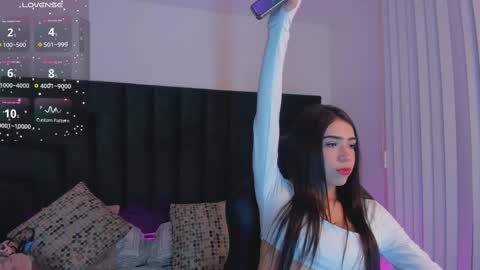 Snapshot of faloonroussel chatting on 10-07-25, 12:19 Faloon online show from 10-07-25, 12:19