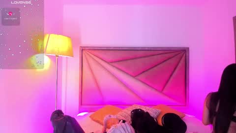 Snapshot of faloonroussel chatting on 10-18-25, 06:41 Faloon online show from 10-18-25, 06:41