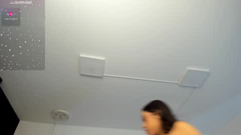 Snapshot of faloonroussel chatting on 10-23-25, 06:28 Faloon online show from 10-23-25, 06:28