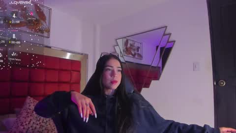 Snapshot of faloonroussel chatting on 10-25-25, 12:29 Faloon online show from 10-25-25, 12:29