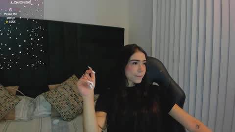 Snapshot of faloonroussel chatting on 11-05-25, 06:52 Faloon online show from 11-05-25, 06:52