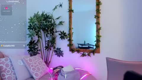 Snapshot of faloonroussel chatting on 11-07-25, 01:27 Faloon online show from 11-07-25, 01:27