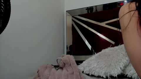 Snapshot of faloonroussel chatting on 01-10-26, 06:20 Faloon online show from 01-10-26, 06:20