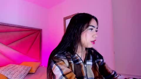 Snapshot of faloonroussel chatting on 01-15-26, 10:57 Faloon online show from 01-15-26, 10:57