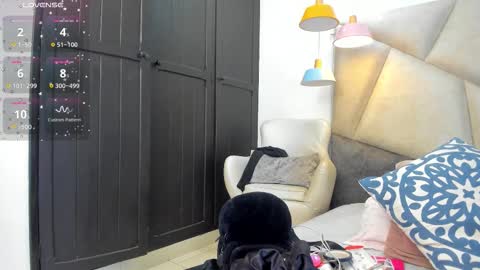 Snapshot of faloonroussel chatting on 02-04-26, 06:47 Faloon online show from 02-04-26, 06:47