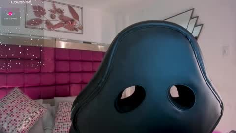 Snapshot of faloonroussel chatting on 02-20-26, 06:30 Faloon online show from 02-20-26, 06:30