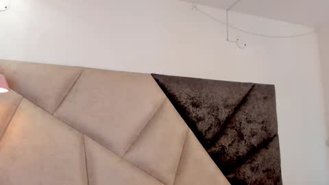 Snapshot of faloonroussel chatting on 02-21-26, 06:20 Faloon online show from 02-21-26, 06:20