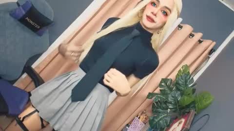 Snapshot of familystroke_twinny8 chatting on 09-13-25, 03:45 Alexandra x Alexandro online show from 09-13-25, 03:45