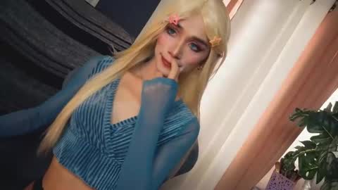 Snapshot of familystroke_twinny8 chatting on 09-26-25, 10:14 Alexandra x Alexandro online show from 09-26-25, 10:14