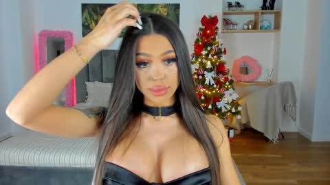 Jennifer online show from 12-20-24, 06:56