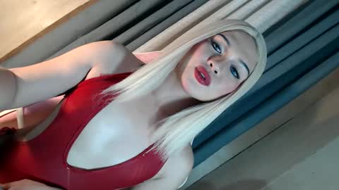 DANIELLA - DONT FORGET TO GIVE ME A THUMBSU UP online show from 12-18-25, 12:22