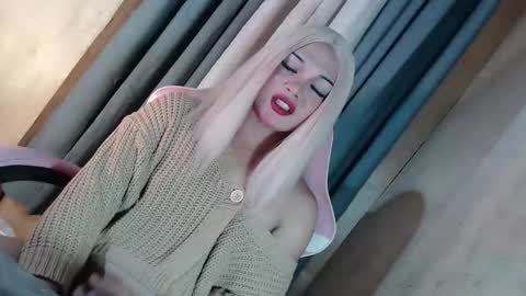 DANIELLA - DONT FORGET TO GIVE ME A THUMBSU UP online show from 02-05-26, 12:04