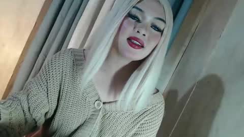 DANIELLA - DONT FORGET TO GIVE ME A THUMBSU UP online show from 05-17-26, 10:28