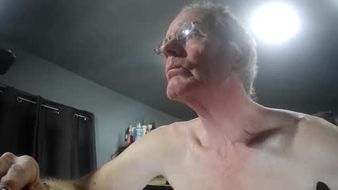 fantasyresort online show from 12-17-25, 04:07