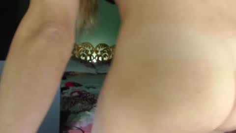 Snapshot of farfalina_hot chatting on 09-29-25, 05:01 farfalina online show from 09-29-25, 05:01