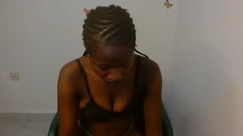 Snapshot of fariha_babyy chatting on 04-27-26, 06:17 Fariha online show from 04-27-26, 06:17