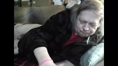 Snapshot of fasteddysex chatting on 03-08-25, 06:10 HoneyCumJuice4U online show from 03-08-25, 06:10